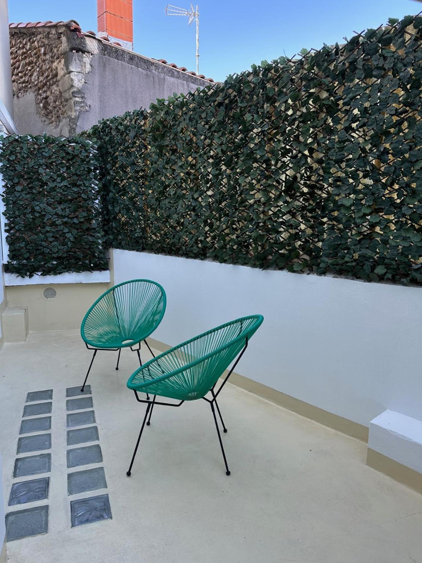 Charmant Appartement 3 Chambres Et Terrasse Eyragues Экстерьер фото